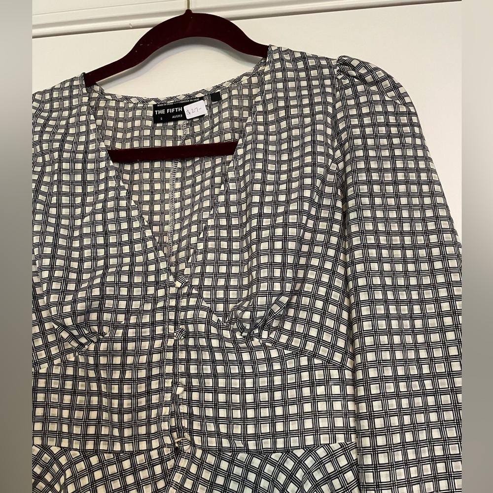 The Fifth Label Blouse - Picture 2 of 3